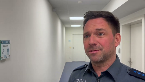 Mit dem Zoll am Hamburger Hafen - warum tragen Kontrollbeamt*innen eine Waffe?