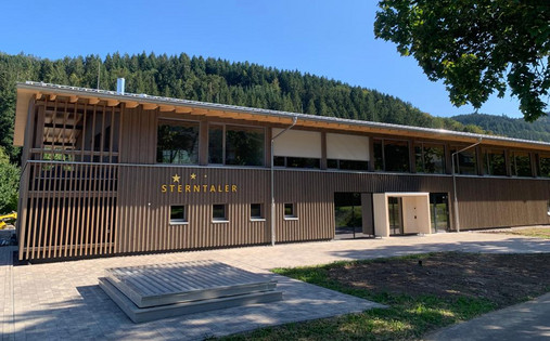 Klimaschutz in der Kommune - Kita Sterntaler in Hofstetten (Baden) Zu sehen ist die Kita Sterntaler, die fast ausschließlich aus Holz besteht - für mehr Klimaschutz in der Kommune.
