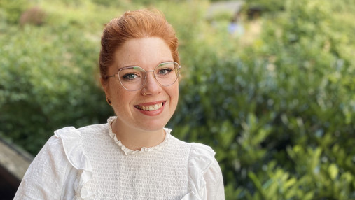 Foto zum Thema Ausbildung zu Erzieherin: Das Foto zeigt Laura, die in einer Kita in Winden (Rheinland-Pfalz) arbeitet.