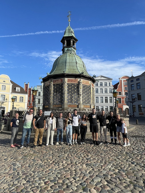 Seit 2009 pflegt die dbb jugend den Austausch mit ihrer Partnerorganisation in Israel. Das Foto zeigt die Gruppe aus Israel mit Mitgliedern der dbb jugend.